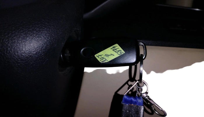 2014 Volkswagen Polo HIGHLINE1.2L, Petrol, Manual, 1,37,764 km, interior