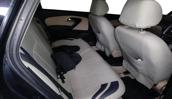 2014 Volkswagen Polo HIGHLINE1.2L, Petrol, Manual, 1,37,764 km, interior