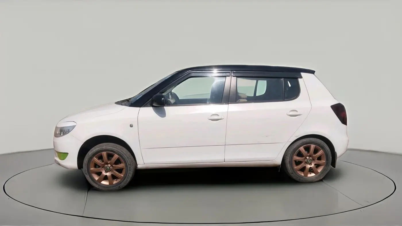 2012 Skoda Fabia AMBITION PLUS 1.2 TDI CR, Diesel, Manual, 1,27,500 km, exterior