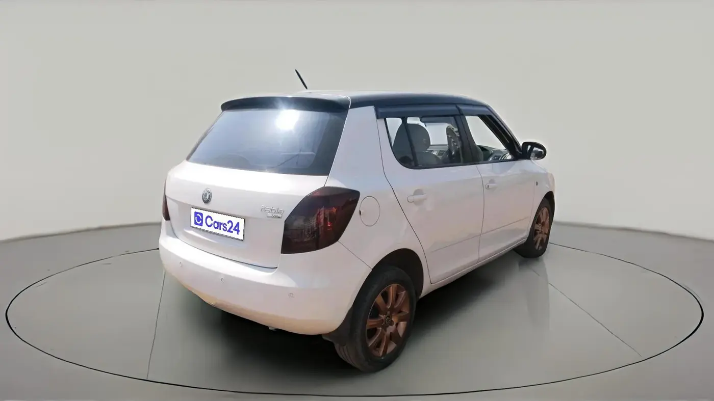 2012 Skoda Fabia AMBITION PLUS 1.2 TDI CR, Diesel, Manual, 1,27,500 km, exterior