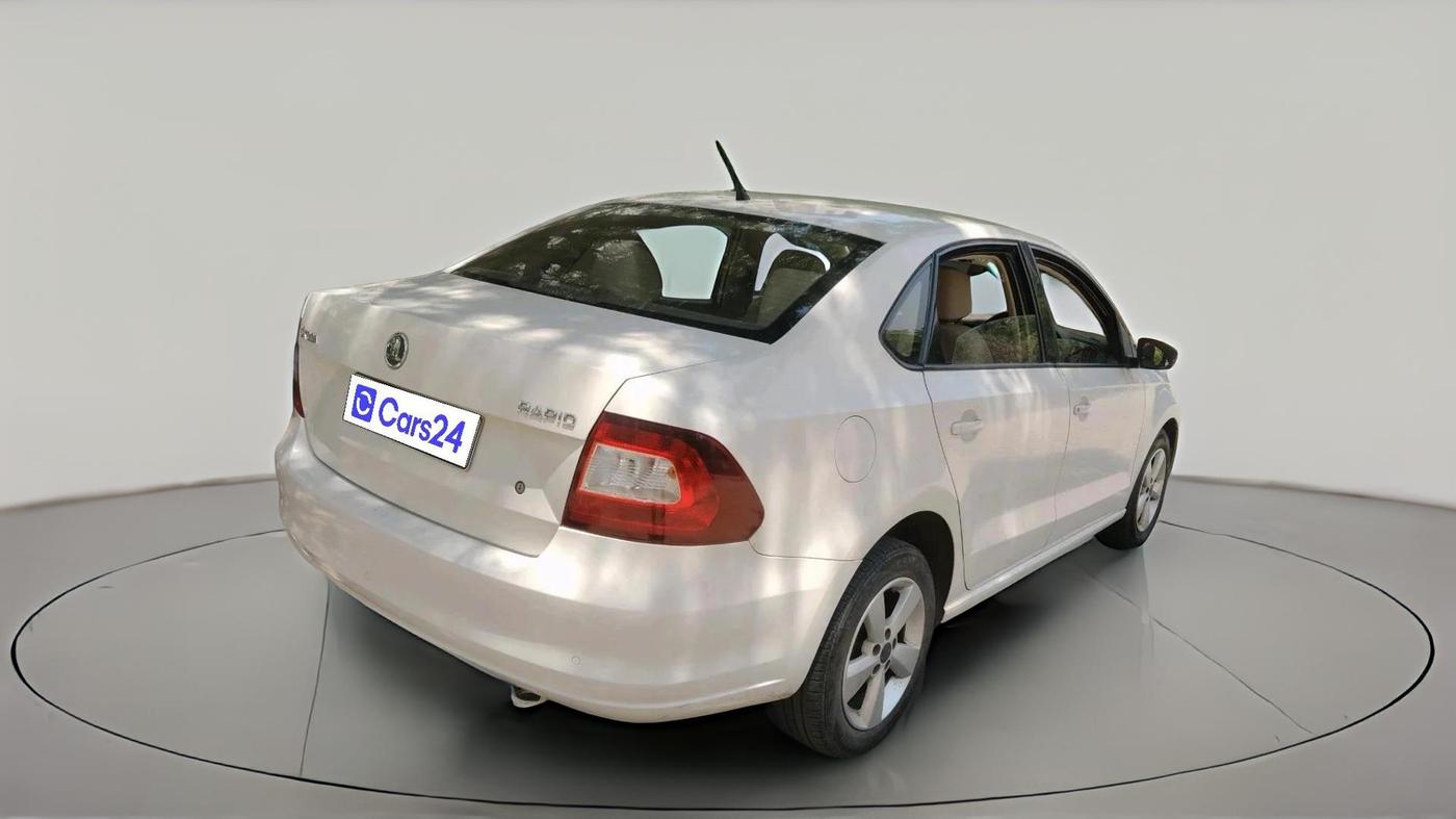 2016 Skoda Rapid 1.6 MPI STYLE PLUS AT, Petrol, Automatic, 39,923 km, exterior