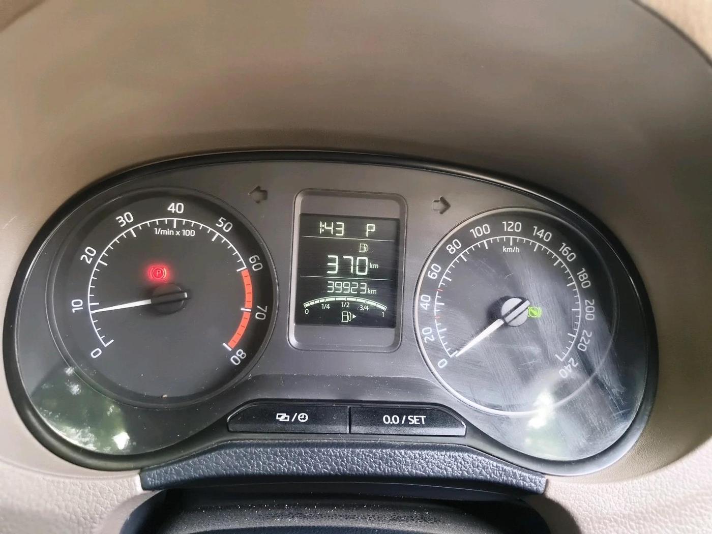 2016 Skoda Rapid 1.6 MPI STYLE PLUS AT, Petrol, Automatic, 39,923 km, interior