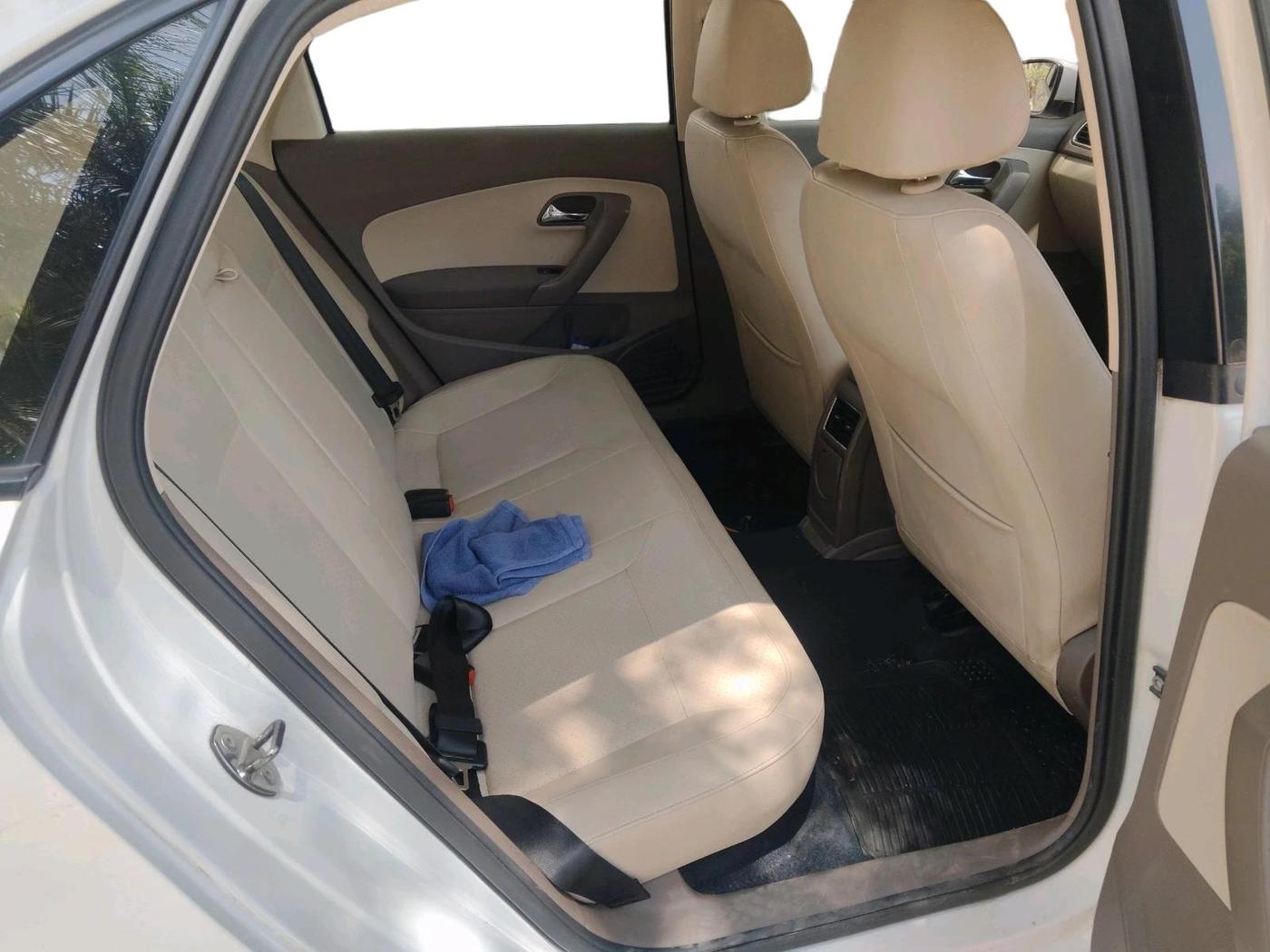 2016 Skoda Rapid 1.6 MPI STYLE PLUS AT, Petrol, Automatic, 39,923 km, interior
