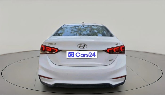 2018 Hyundai Verna 1.6 VTVT SX O, Petrol, Manual, 70,095 km, exterior