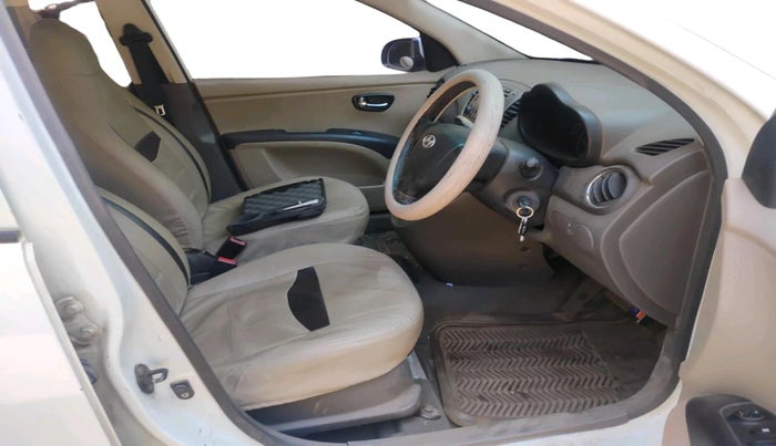 2011 Hyundai i10 SPORTZ 1.2 AT, CNG, Automatic, 84,592 km, interior