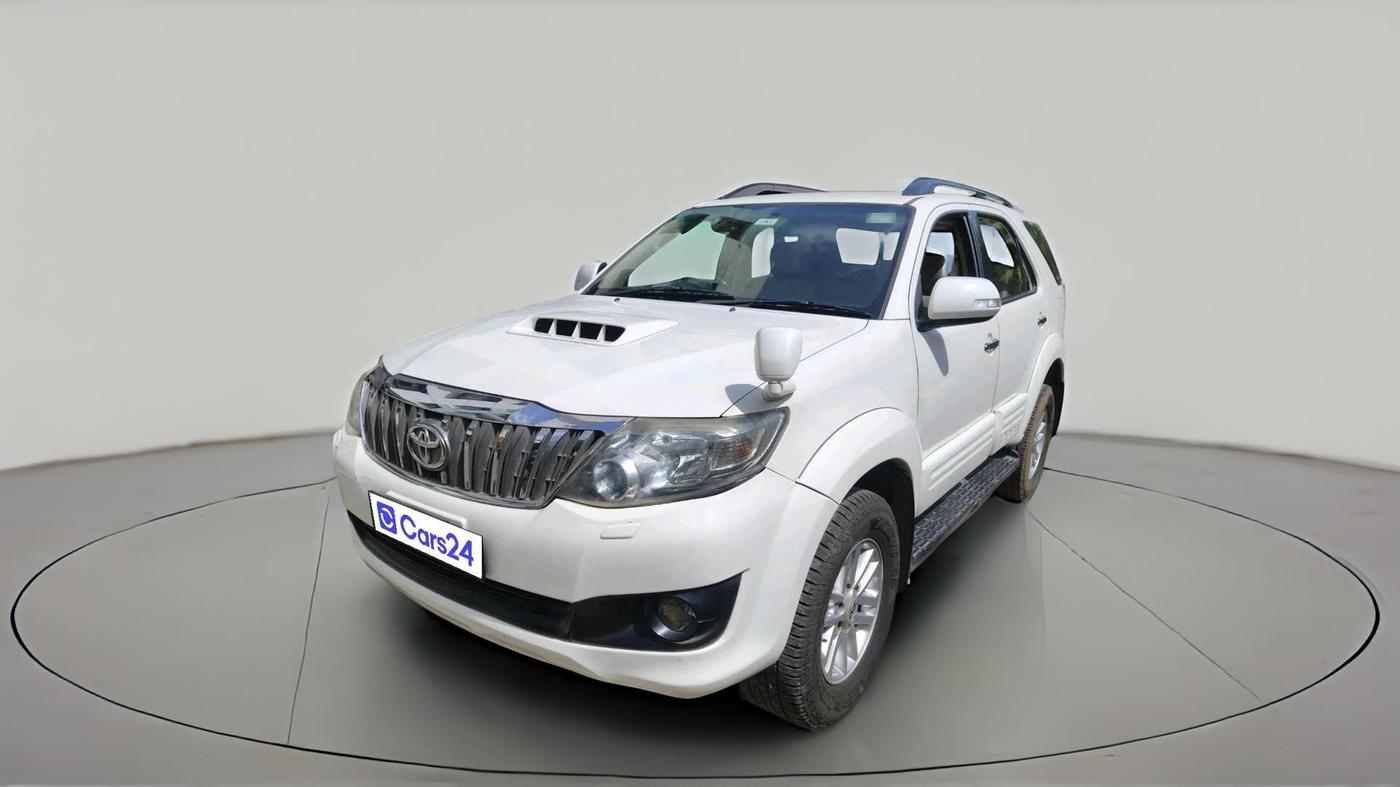 2014 Toyota Fortuner 3.0 4X2 AT, Diesel, Automatic, 2,27,890 km, exterior