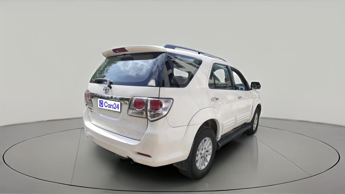 2014 Toyota Fortuner 3.0 4X2 AT, Diesel, Automatic, 2,27,890 km, exterior