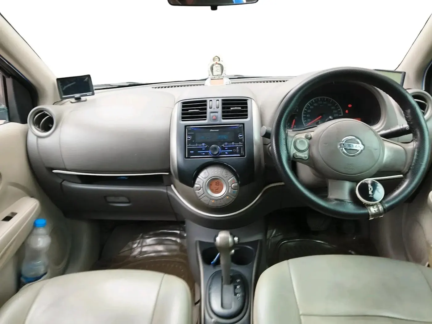 2013 Nissan Sunny XL CVT, Petrol, Automatic, 1,64,697 km, interior