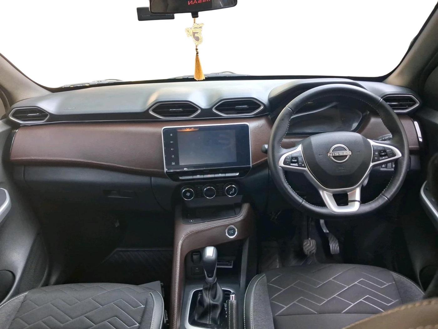 2023 Nissan MAGNITE XV PREMIUM TURBO CVT DUAL TONE, Petrol, Automatic, 11,217 km, interior