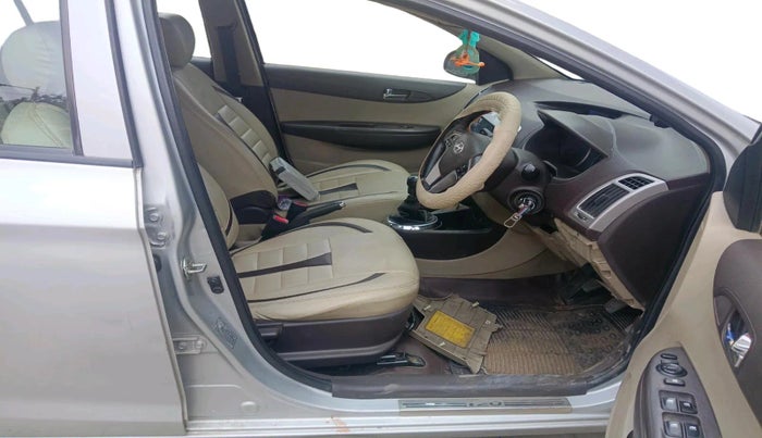 2011 Hyundai i20 SPORTZ 1.2, Petrol, Manual, 1,07,028 km, interior