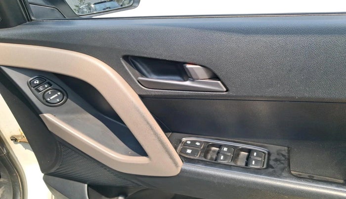 2016 Hyundai Creta SX PLUS AT 1.6 DIESEL, Diesel, Automatic, 2,12,666 km, interior