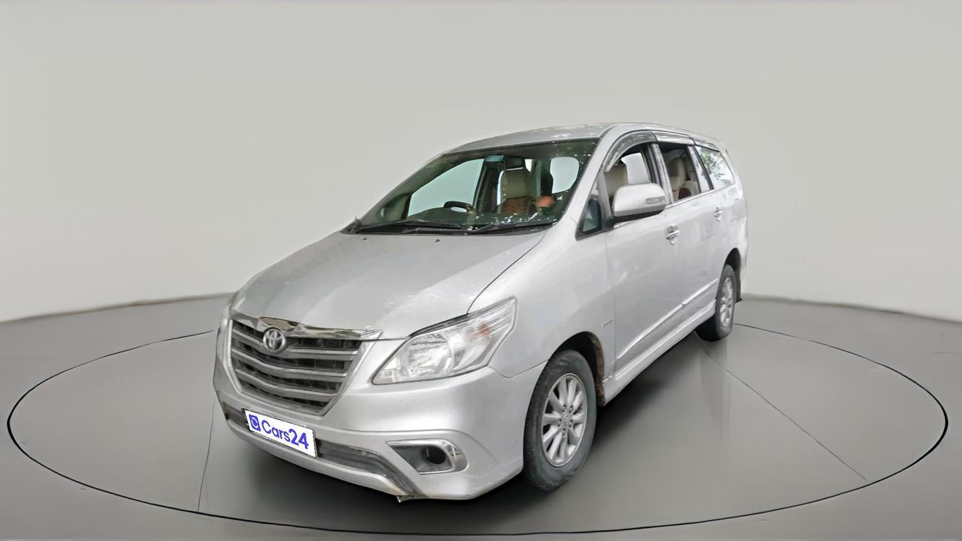2014 Toyota Innova 2.5 VX 8 STR, Diesel, Manual, 3,33,485 km, exterior