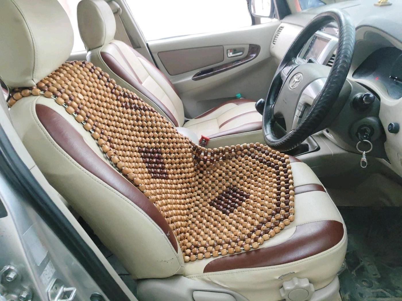 2014 Toyota Innova 2.5 VX 8 STR, Diesel, Manual, 3,33,485 km, interior