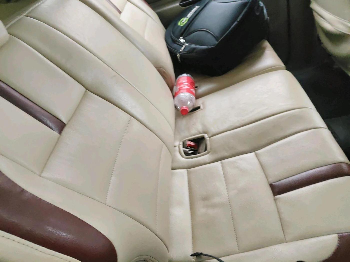 2014 Toyota Innova 2.5 VX 8 STR, Diesel, Manual, 3,33,485 km, interior