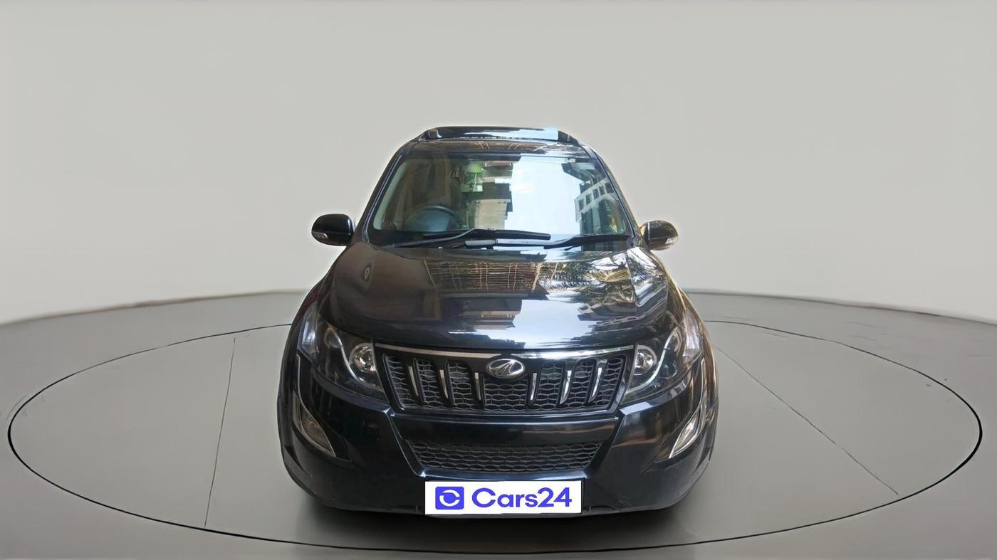 2017 Mahindra XUV500 W10, Diesel, Manual, 70,990 km, exterior