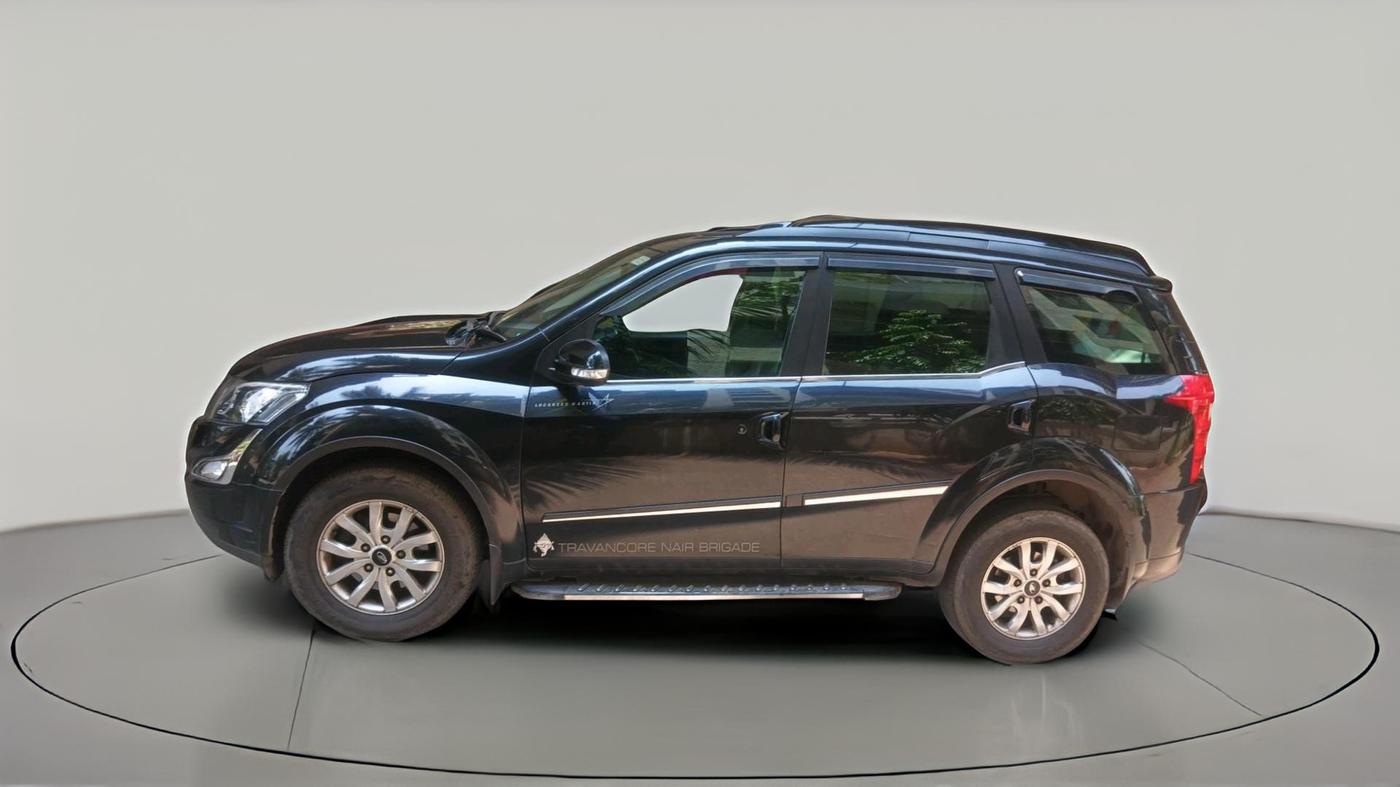2017 Mahindra XUV500 W10, Diesel, Manual, 70,990 km, exterior