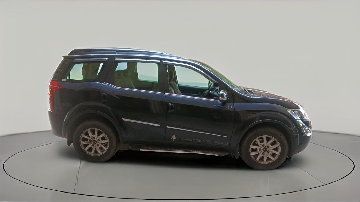 2017 Mahindra XUV500 W10, Diesel, Manual, 70,990 km, exterior
