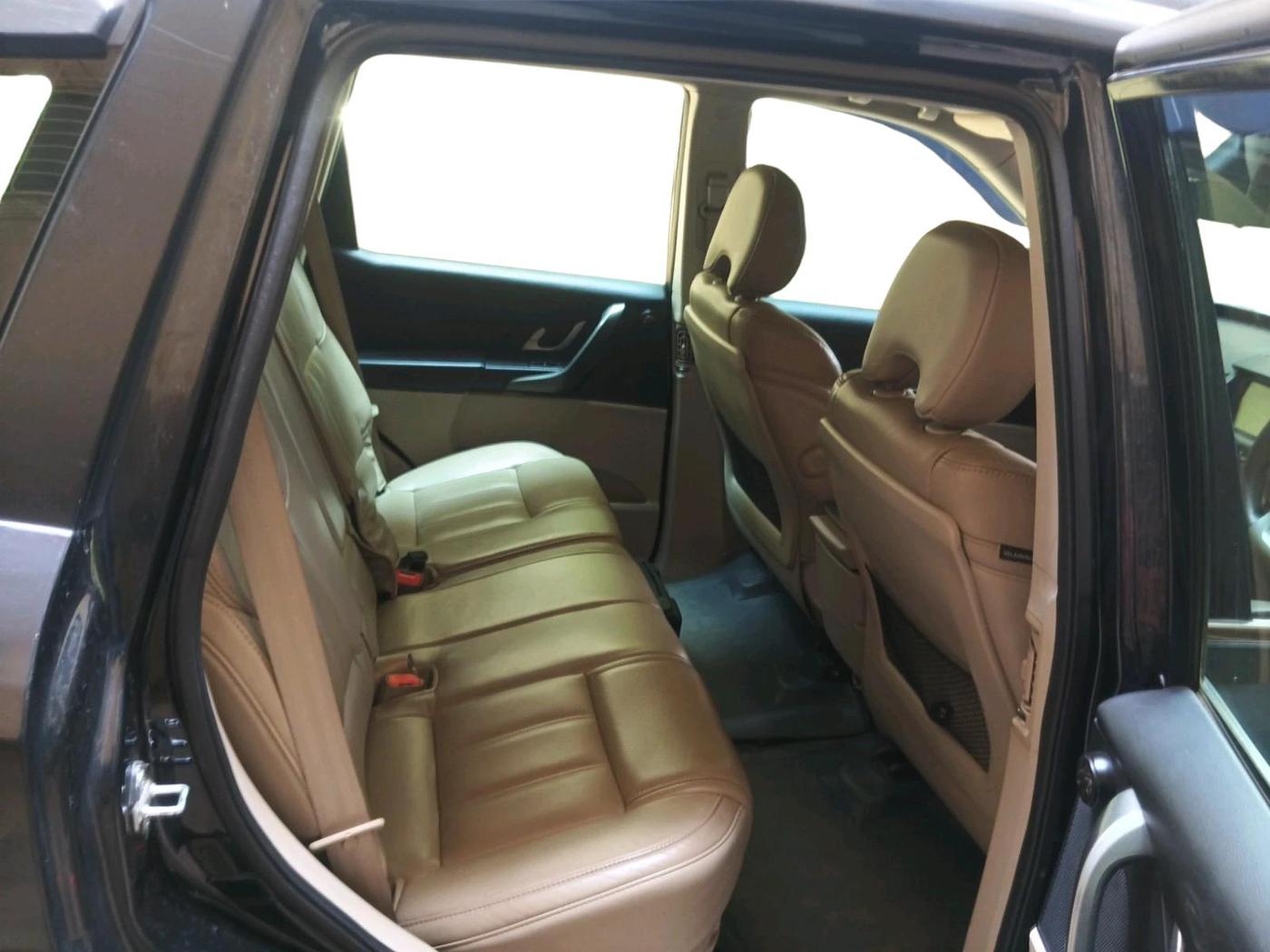 2017 Mahindra XUV500 W10, Diesel, Manual, 70,990 km, interior