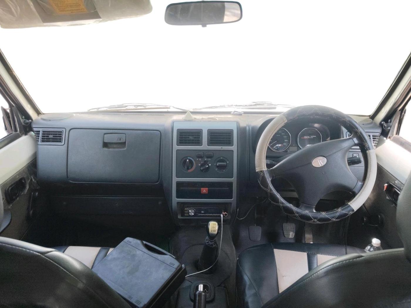 2015 Tata Sumo Gold EX, Diesel, Manual, 88,903 km, interior