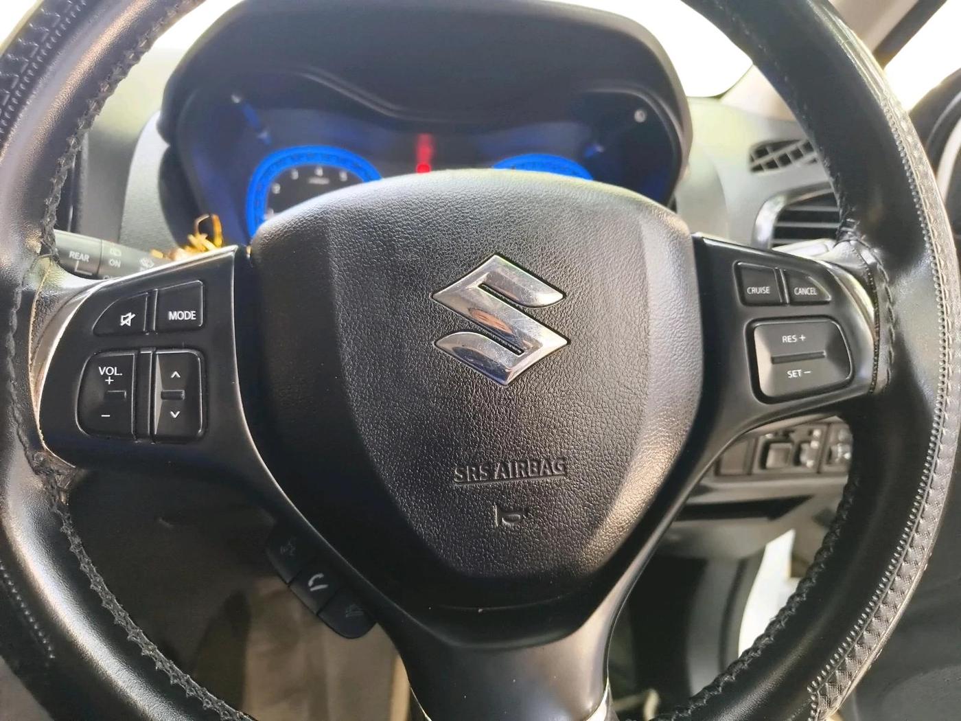 2022 Maruti BREZZA ZXI, Petrol, Manual, 1,00,360 km, interior