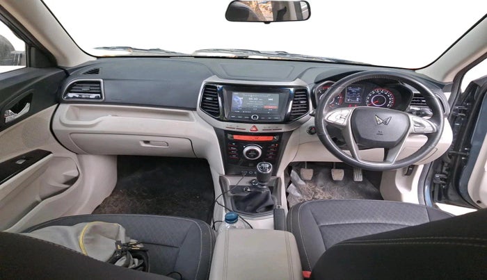 2023 Mahindra XUV300 W8 1.5 DIESEL, Diesel, Manual, 38,362 km, interior