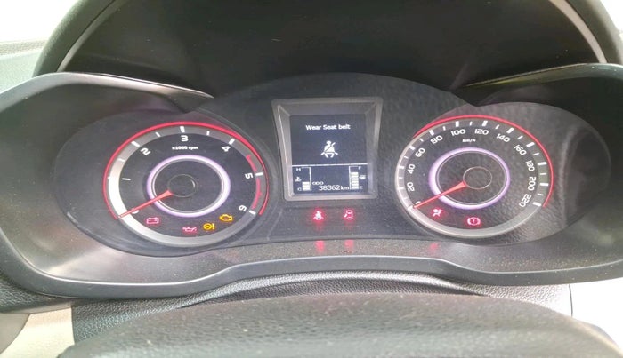 2023 Mahindra XUV300 W8 1.5 DIESEL, Diesel, Manual, 38,362 km, interior