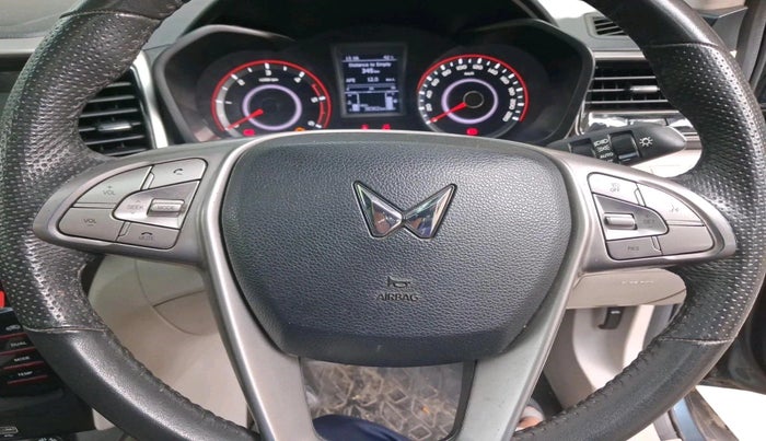 2023 Mahindra XUV300 W8 1.5 DIESEL, Diesel, Manual, 38,362 km, interior