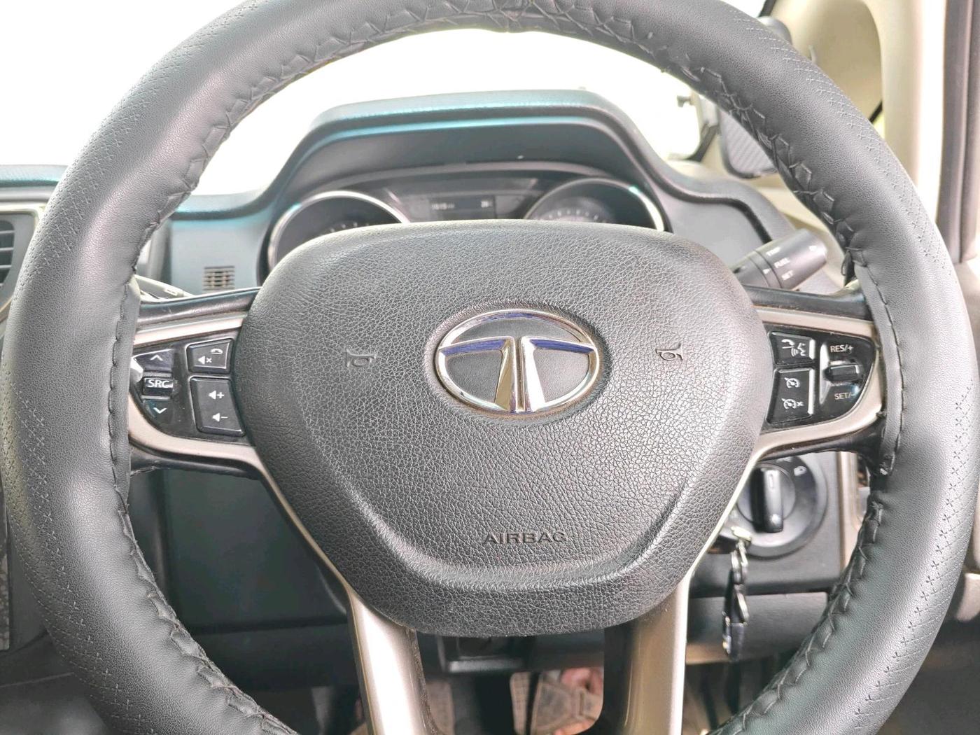2018 Tata Hexa XT 4X2 7 STR, Diesel, Manual, 1,61,669 km, interior