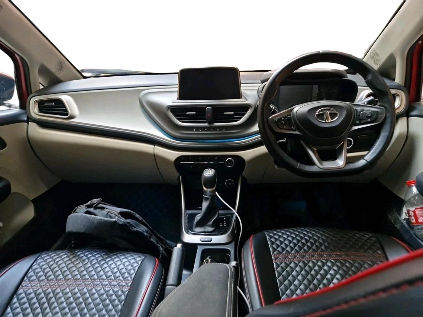 2023 Tata ALTROZ XZA + SUNROOF, Petrol, Automatic, 28,315 km, interior