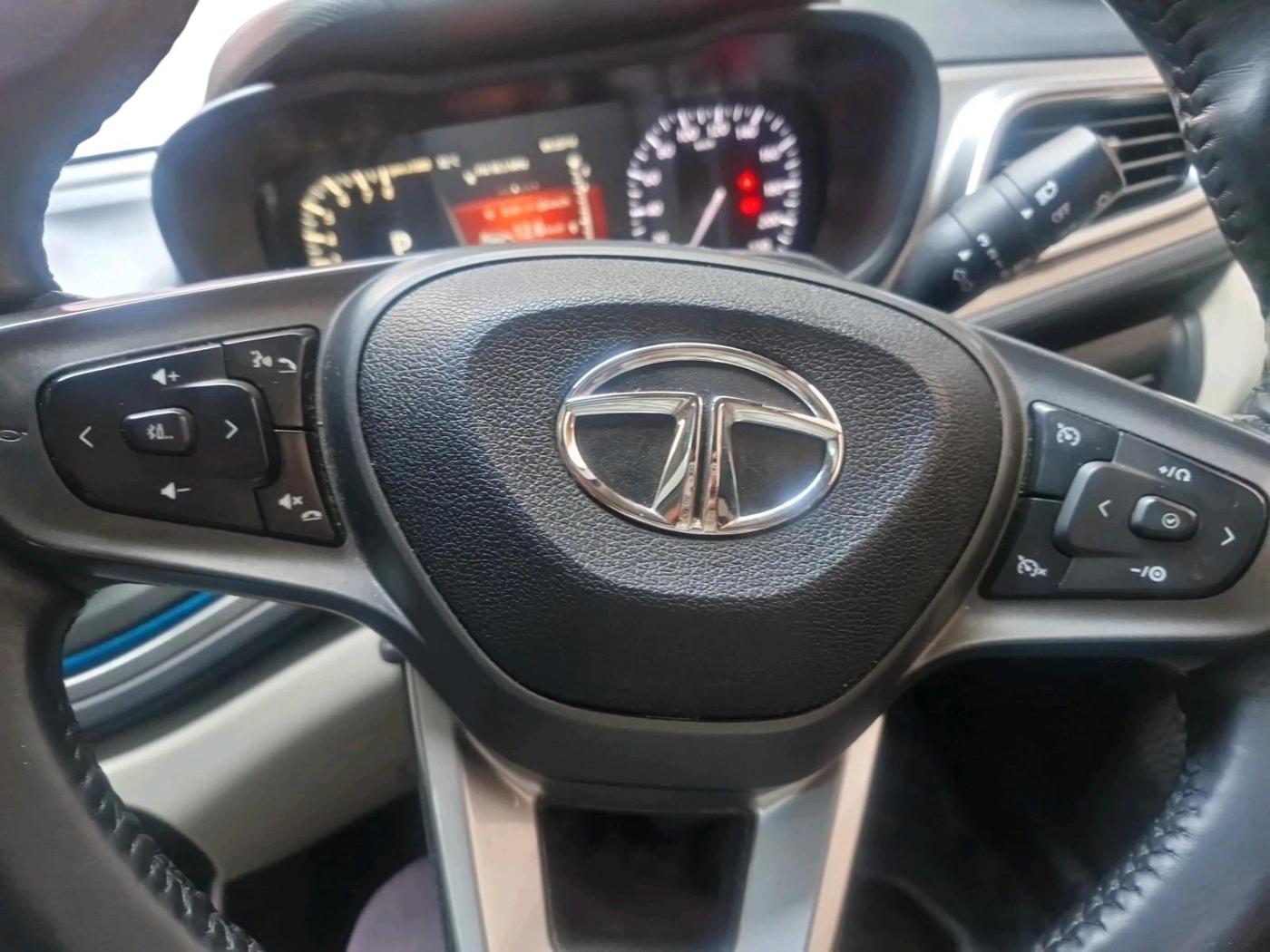 2023 Tata ALTROZ XZA + SUNROOF, Petrol, Automatic, 28,315 km, interior