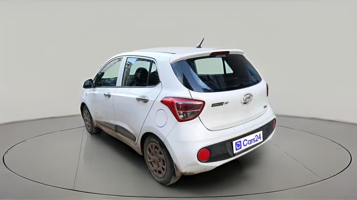 2017 Hyundai Grand i10 MAGNA 1.2 KAPPA VTVT, CNG, Manual, 2,19,161 km, exterior