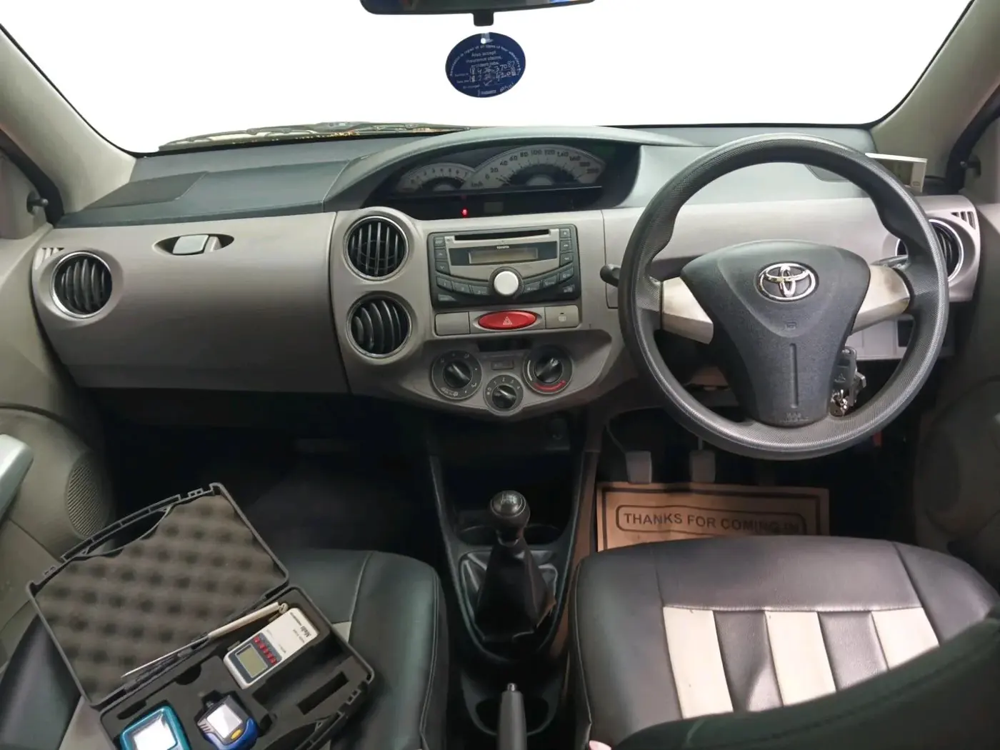 2011 Toyota Etios Liva V, Petrol, Manual, 37,092 km, interior