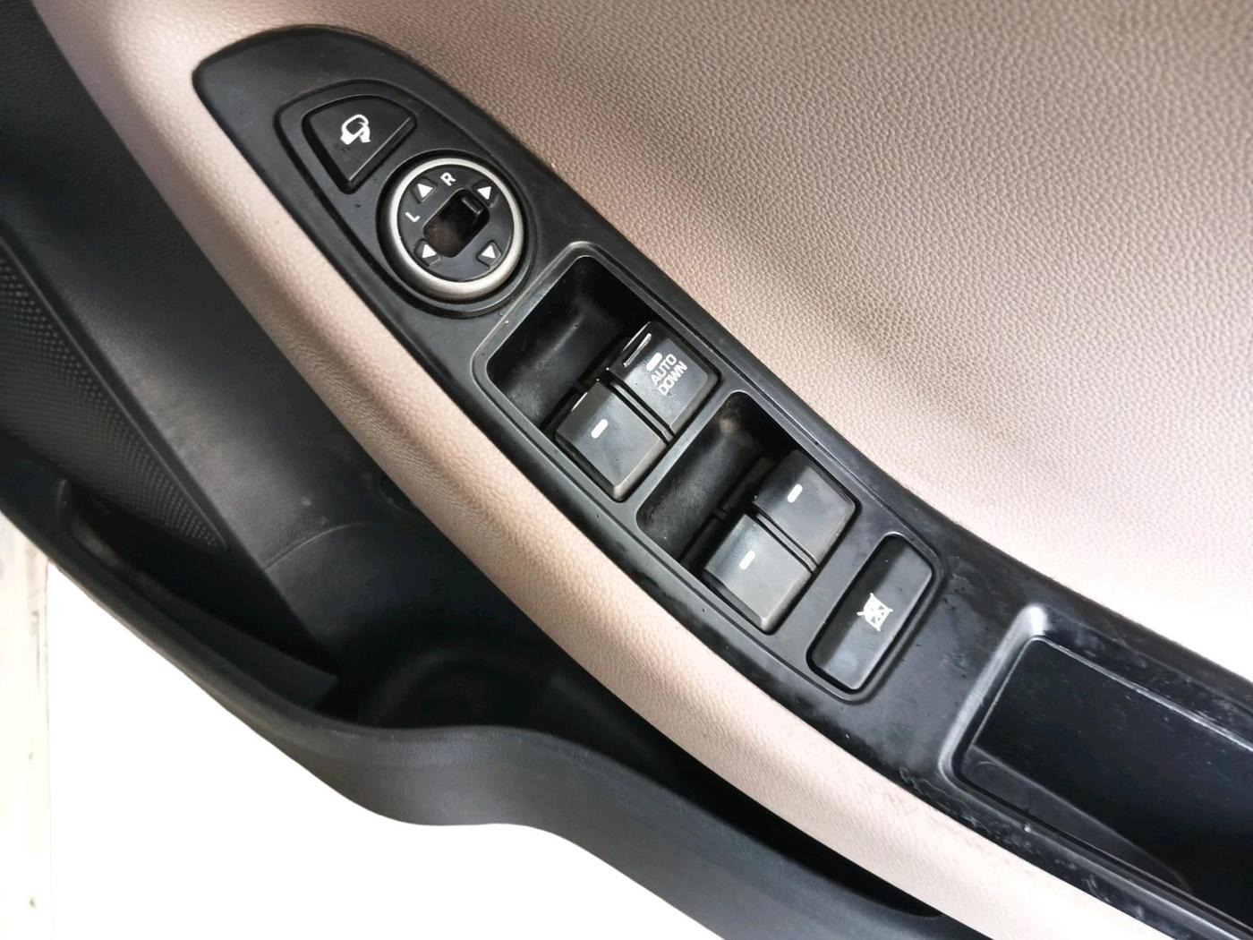 2018 Hyundai Elite i20 ASTA 1.2  CVT, Petrol, Automatic, 1,82,050 km, interior