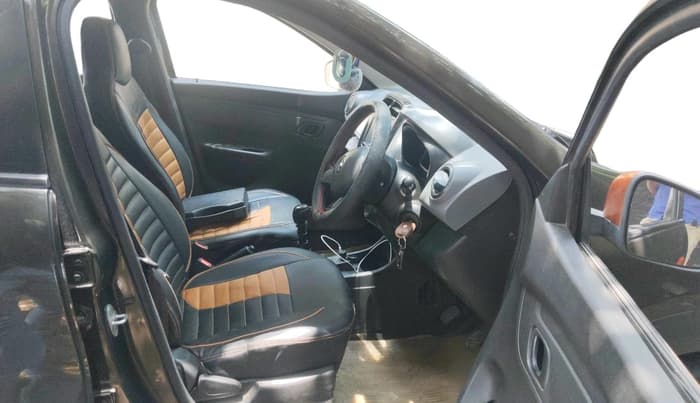 2017 Renault Kwid RXT 1.0, Petrol, Manual, 23,990 km, interior