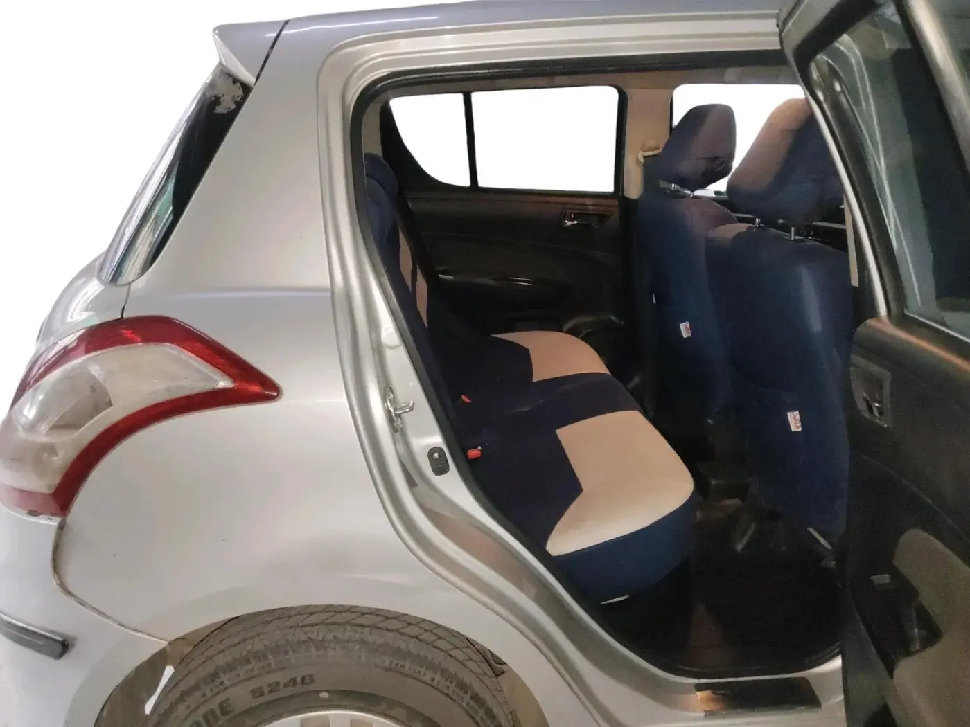 2013 Maruti Swift VXI, Petrol, Manual, 44,031 km, interior
