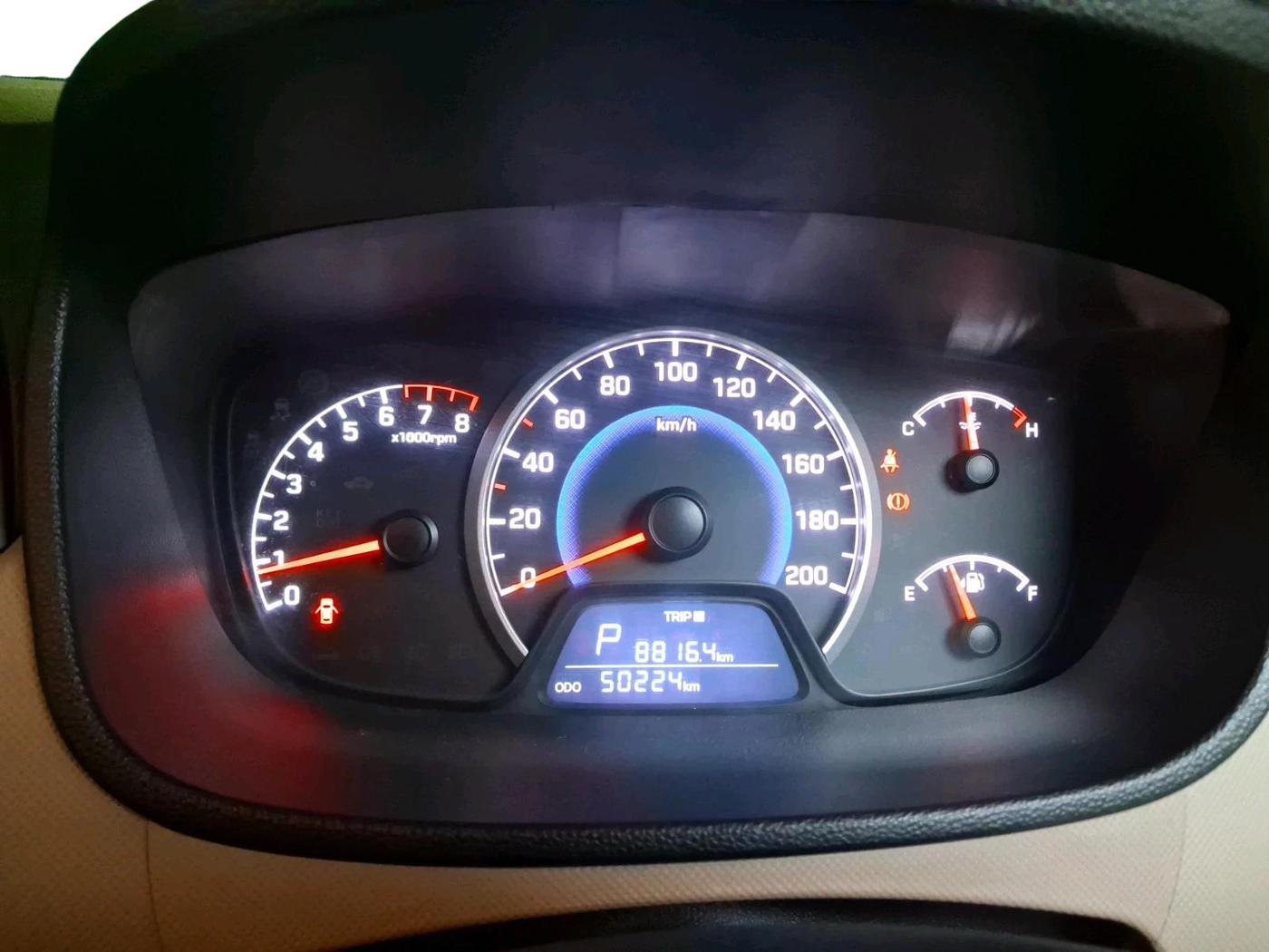 2017 Hyundai Grand i10 SPORTZ (O) AT 1.2 KAPPA VTVT, Petrol, Automatic, 50,224 km, interior