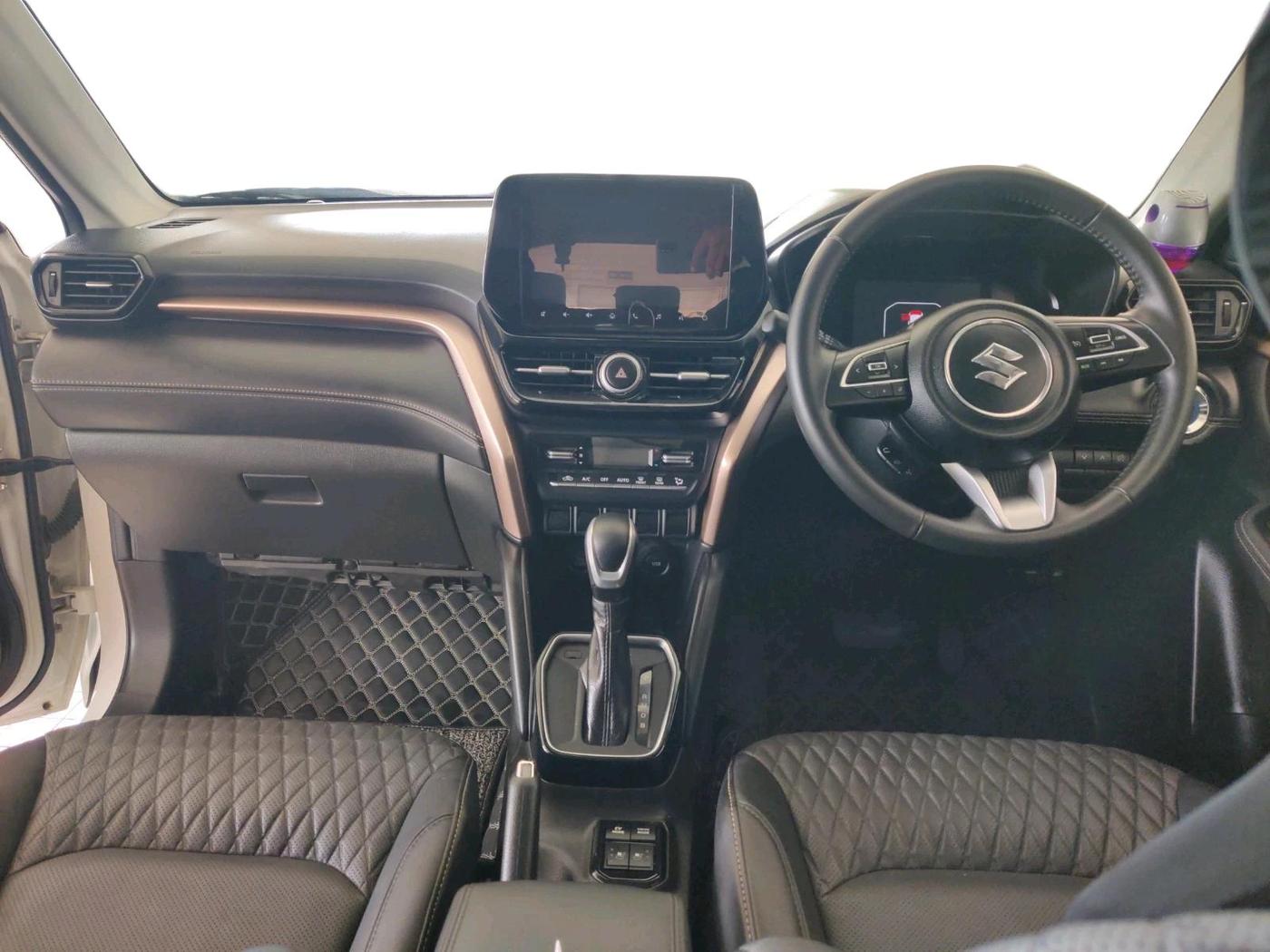 2025 Maruti Grand Vitara ALPHA PLUS HYBRID ECVT, Hybrid, Automatic, 14,342 km, interior