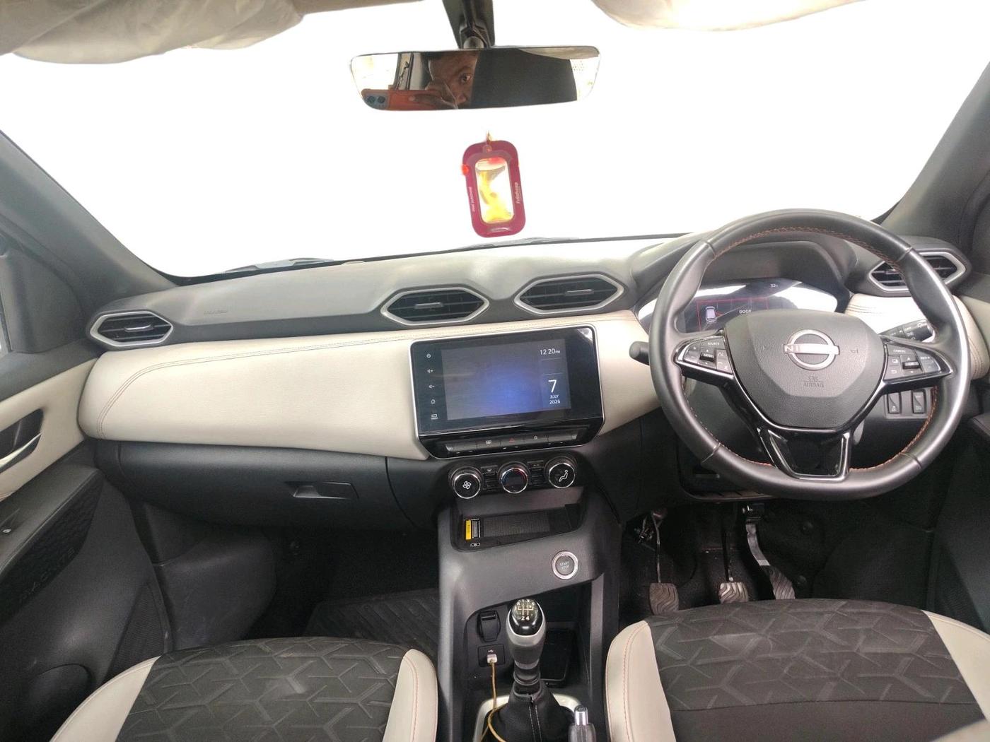 2024 Nissan MAGNITE Tekna B4D 1.0 Petrol MT, Petrol, Manual, 11,313 km, interior