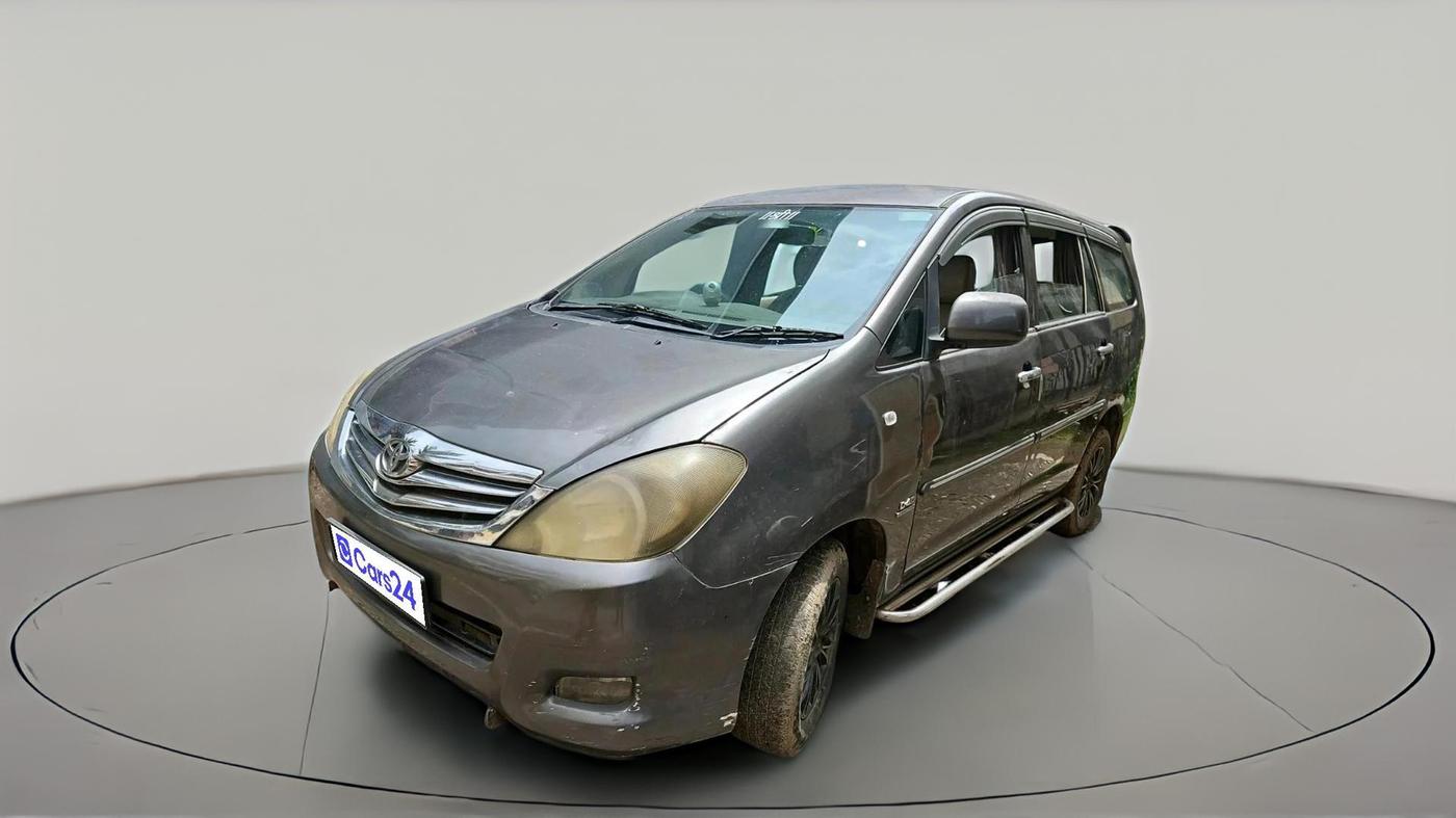 2011 Toyota Innova 2.5 G4 8 STR, Diesel, Manual, 3,27,739 km, exterior