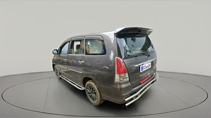 2011 Toyota Innova 2.5 G4 8 STR, Diesel, Manual, 3,27,739 km, exterior