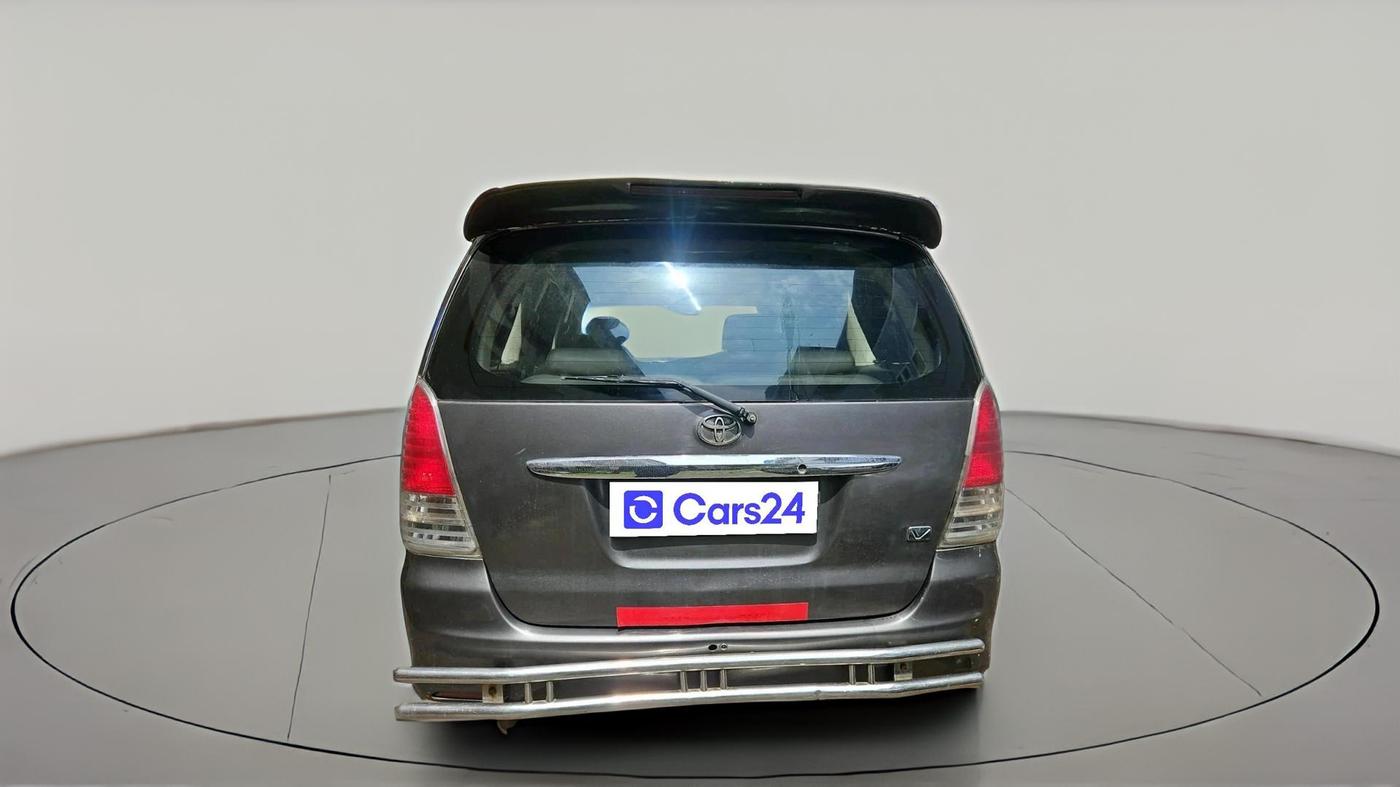 2011 Toyota Innova 2.5 G4 8 STR, Diesel, Manual, 3,27,739 km, exterior