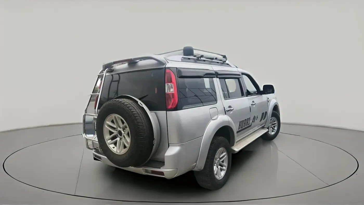 2011 Ford Endeavour 2.5L 4X2 MT, Diesel, Manual, 1,69,305 km, exterior