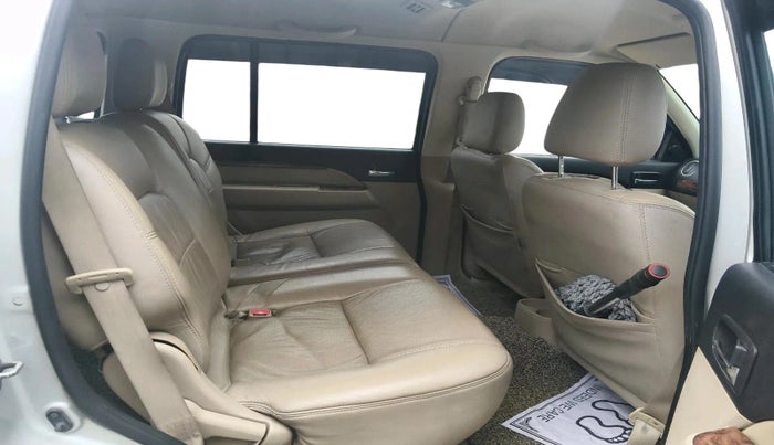 2011 Ford Endeavour 2.5L 4X2 MT, Diesel, Manual, 1,69,305 km, interior