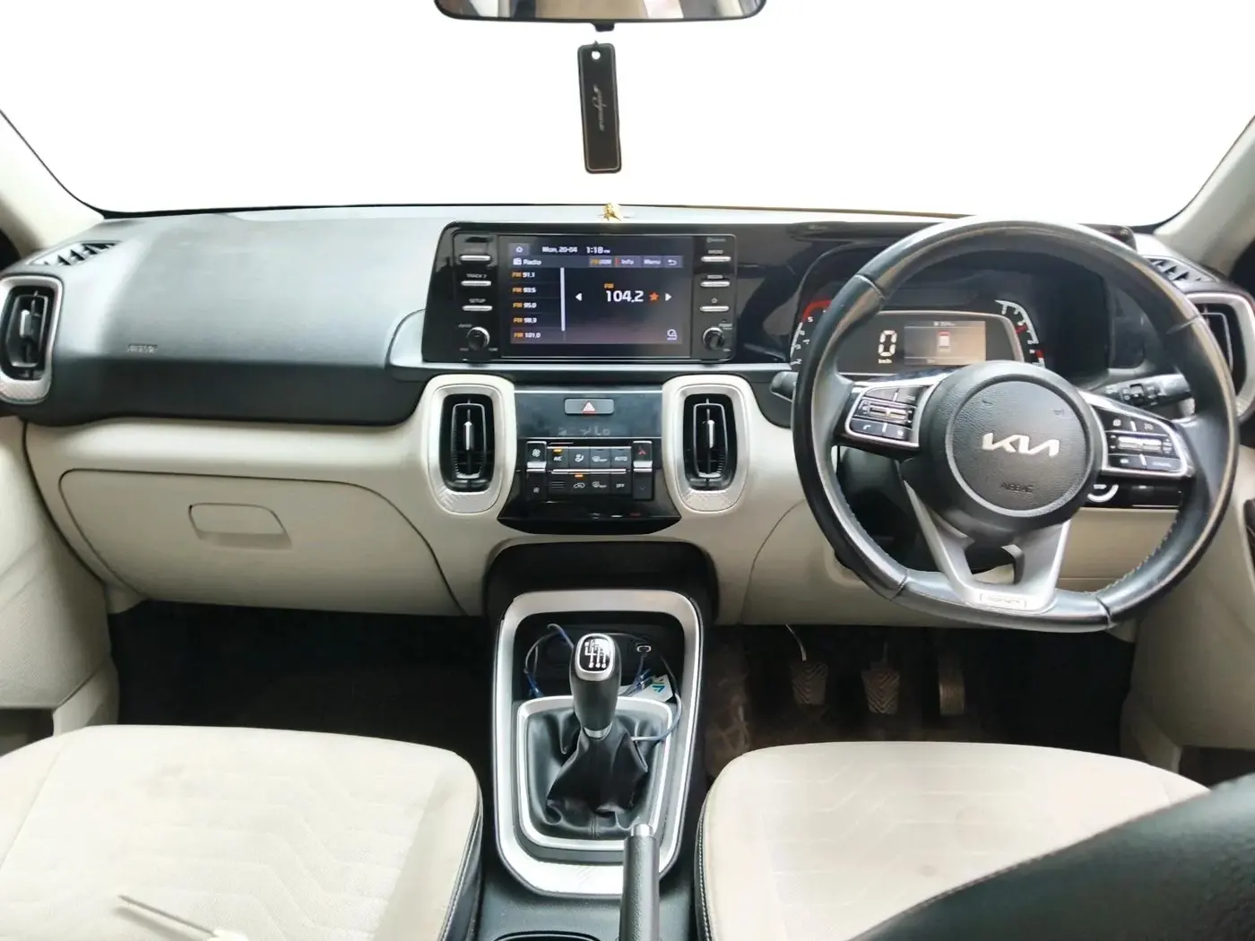 2022 KIA SONET HTX ANNIVERSARY EDITION 1.5, Diesel, Manual, 75,634 km, interior