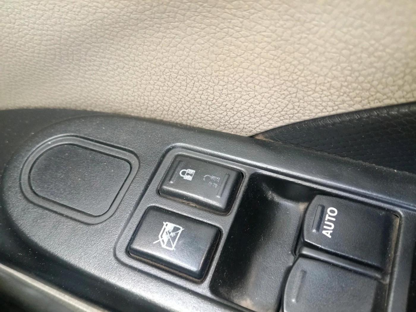 2014 Maruti Celerio VXI AMT, CNG, Automatic, 1,42,850 km, interior