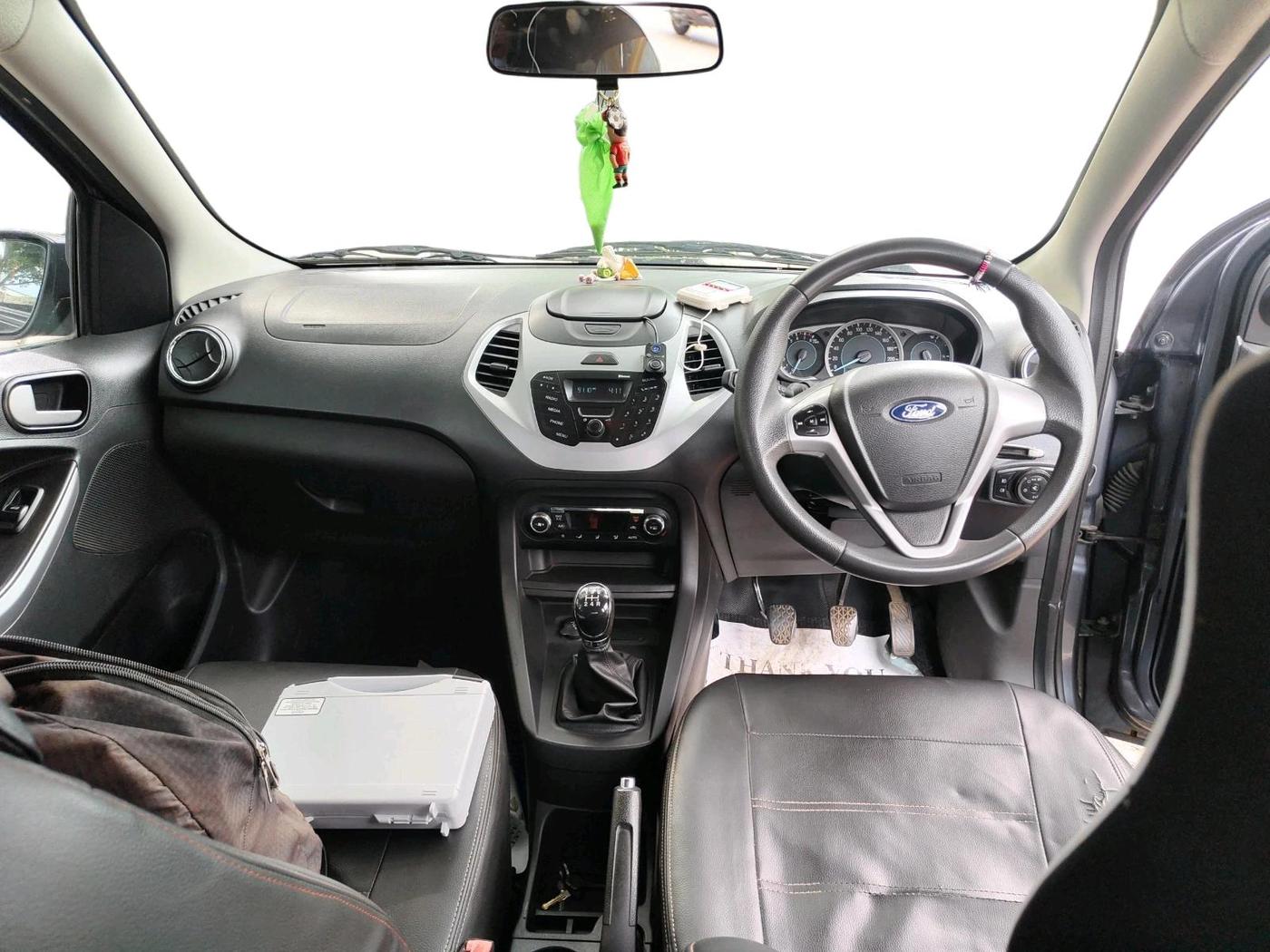 2016 Ford New Figo TITANIUM 1.2 PETROL MT, Petrol, Manual, 1,02,768 km, interior