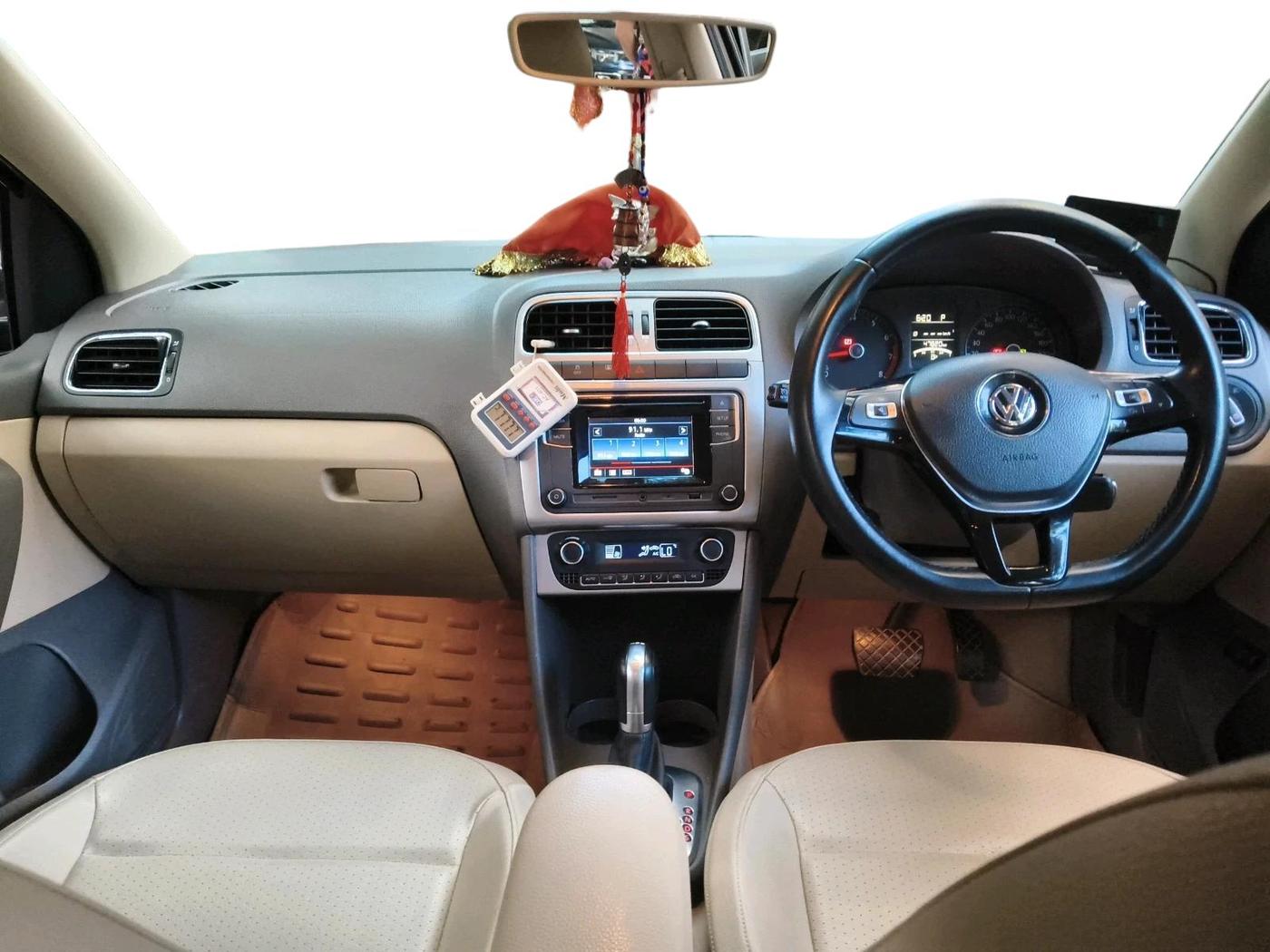 2016 Volkswagen Vento HIGHLINE PETROL AT, Petrol, Automatic, 47,820 km, interior