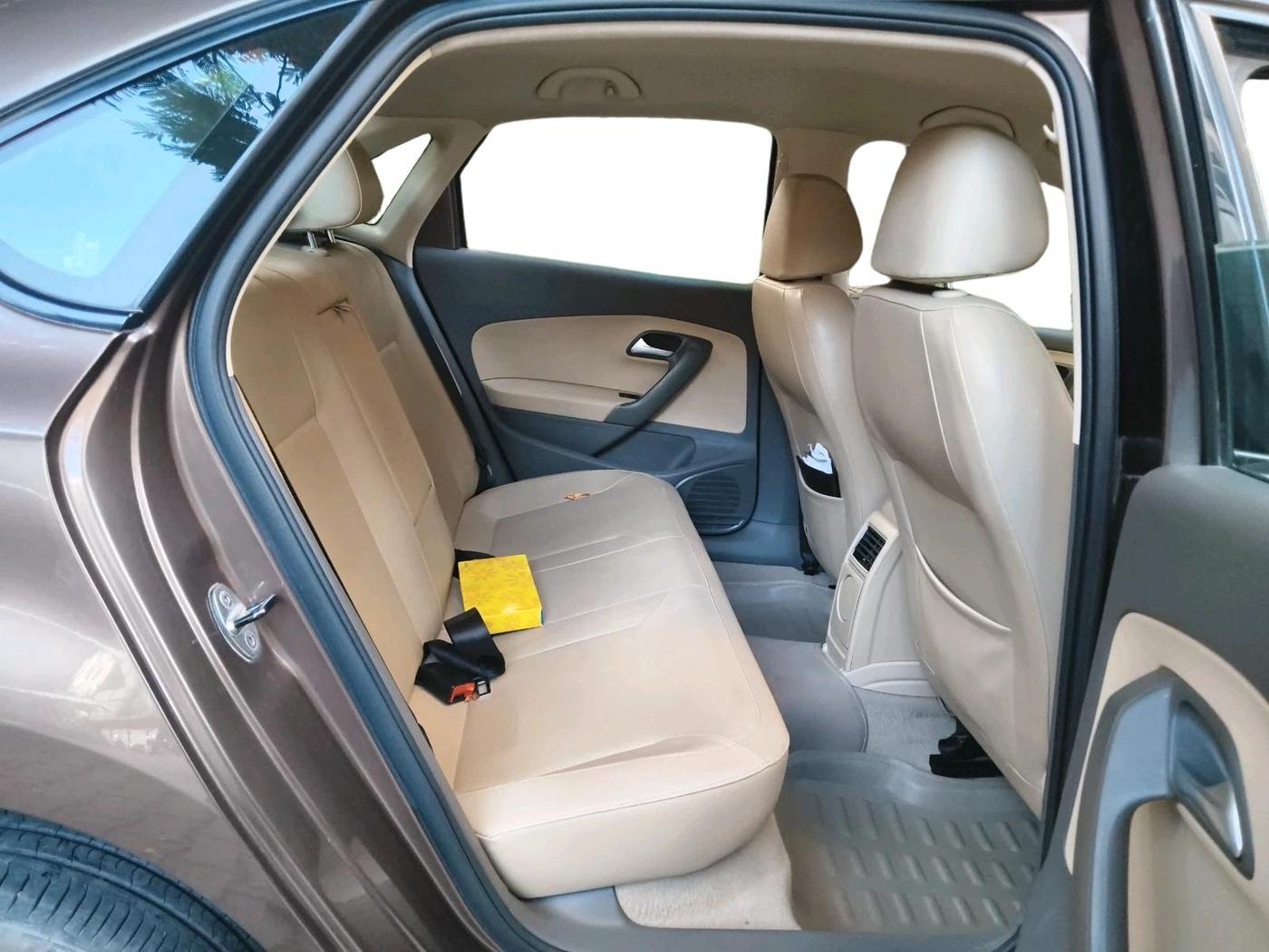 2016 Volkswagen Vento HIGHLINE PETROL AT, Petrol, Automatic, 47,820 km, interior