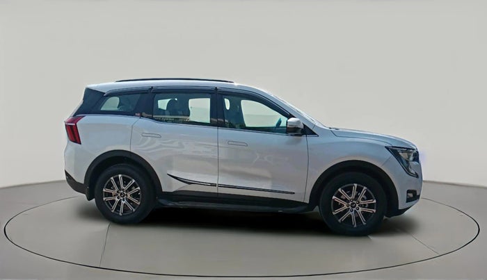 2025 Mahindra XUV700 AX7 Petrol MT 7 STR, Petrol, Manual, 4,173 km, exterior