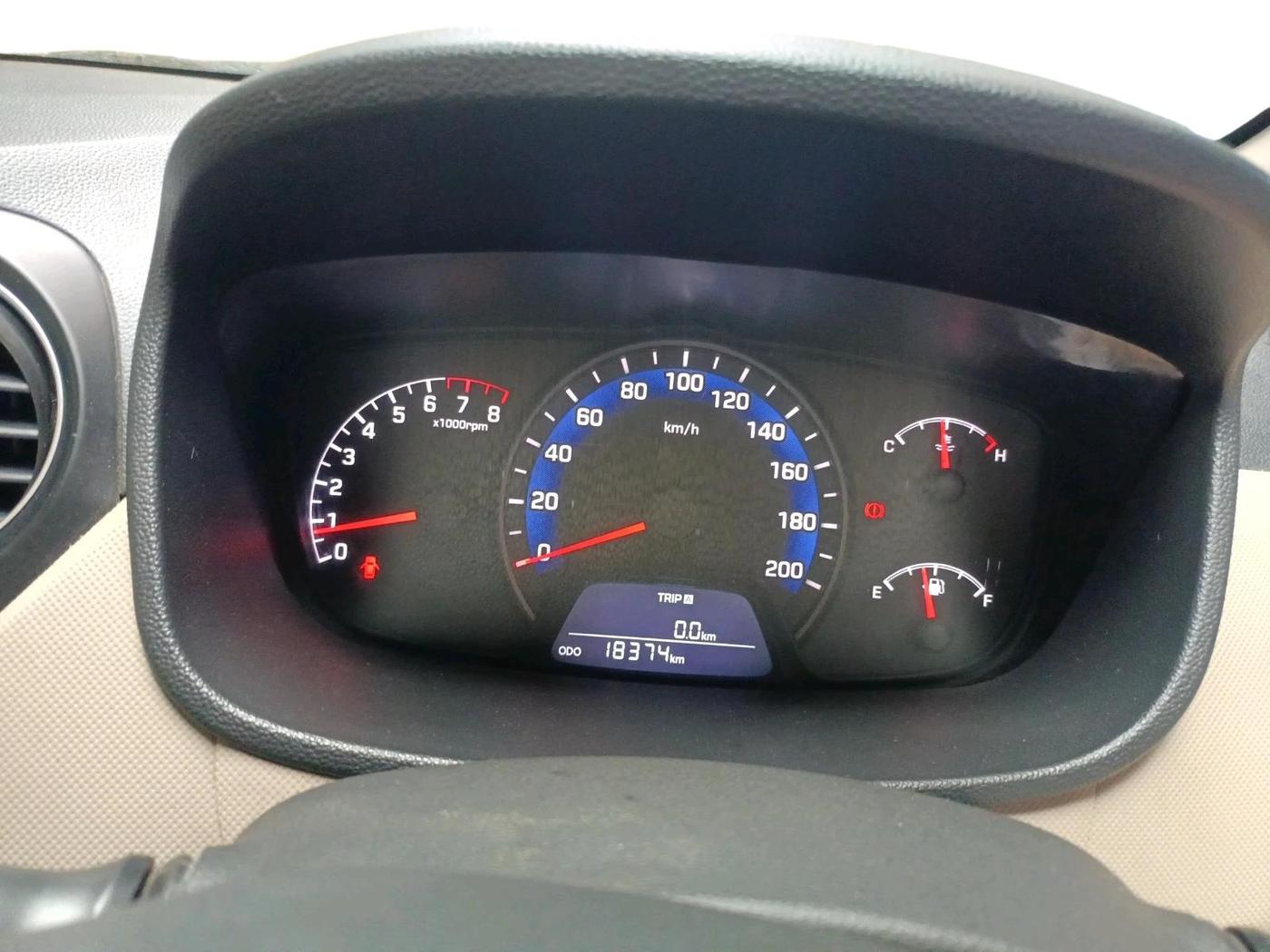 2015 Hyundai Xcent SX 1.2, Petrol, Manual, 18,374 km, interior